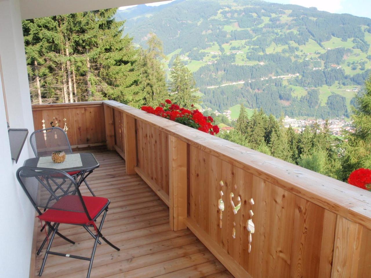 Landhaus Alpenjaeger Hainzenberg Room photo