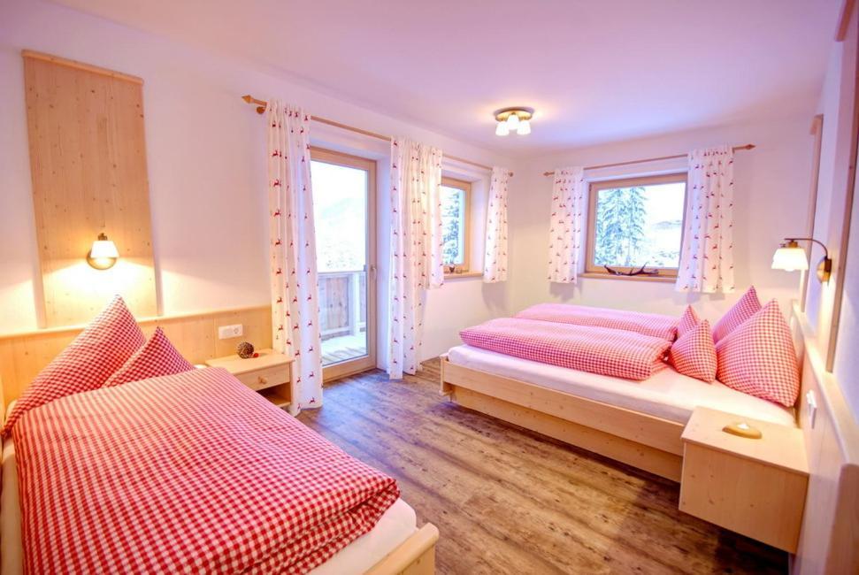 Landhaus Alpenjaeger Hainzenberg Room photo